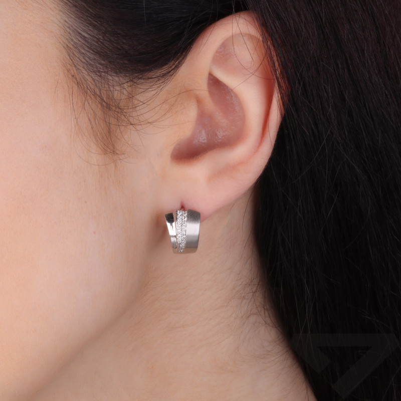 Kolczyki srebrne blaszka matowa z cyrkoniami