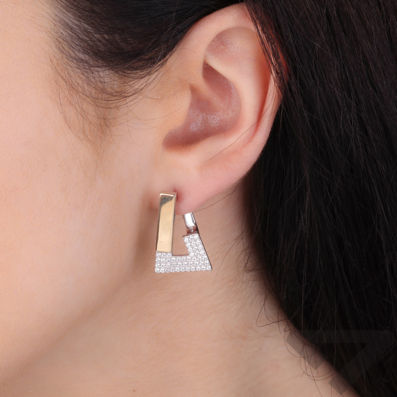 Kolczyki srebrne otwarty trójkąt z cyrkoniami i złotą blaszką
