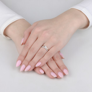 Pierścionek srebrny z białymi cyrkoniami i złotą blaszką