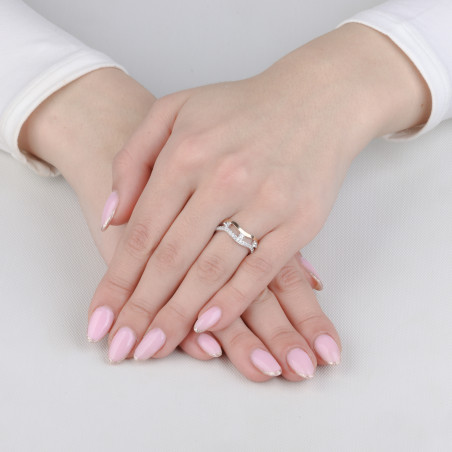 Pierścionek srebrny fala z cyrkoniami i złotą blaszką