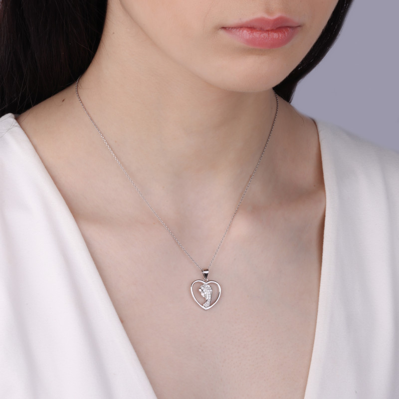 Medalik srebrny Główka Matki Boskiej z cyrkoniami w sercu