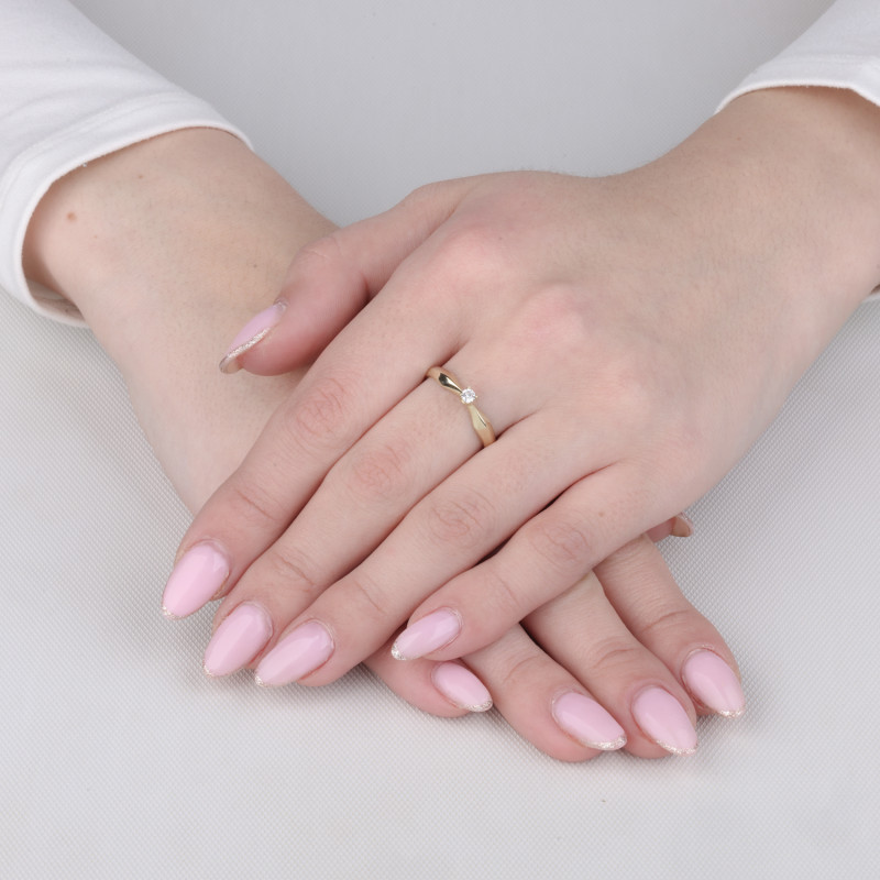 Pierścionek złoty z białą cyrkonią próba 585