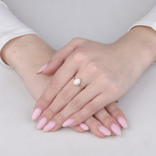 Pierścionek złoty z opalem i cyrkoniami