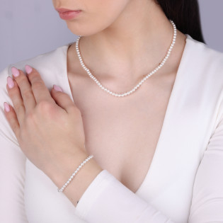 Naszyjnik srebrny z białymi perłami