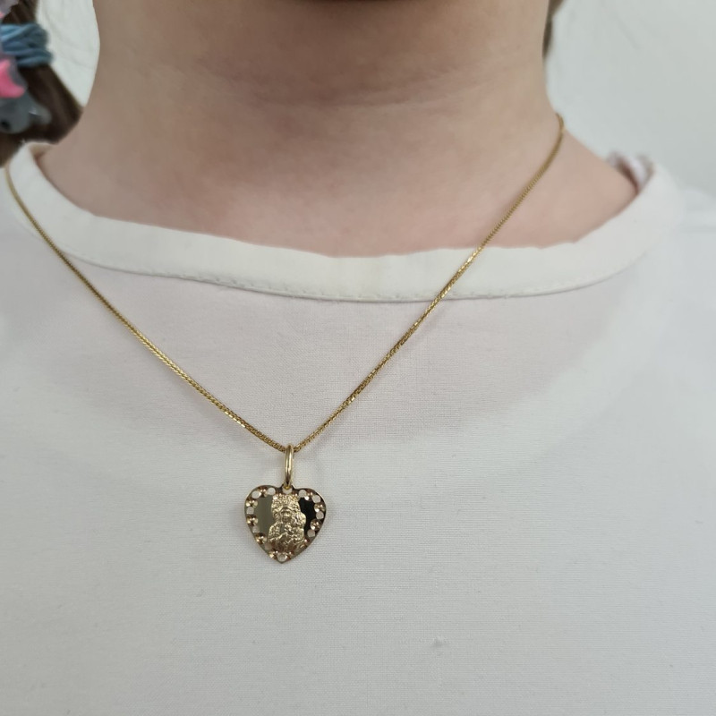 Złoty medalik Matka Boska Częstochowska w sercu z dopasowanym łańcuszkiem