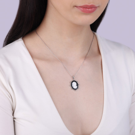 Zawieszka srebrna Kamea na czarnej masie