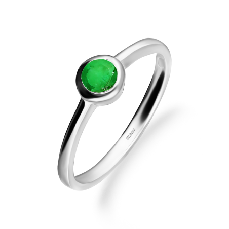Pierścionek srebrny ze szmaragdem w okrągłej oprawie