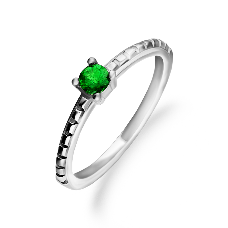 Pierścionek srebrny z tsaworytem