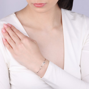 Bransoleta srebrna infinity z sercem