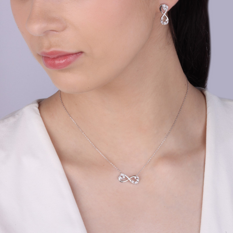 Naszyjnik srebrny infinity z białymi cyrkoniami