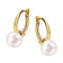 Kolczyki złote z białą perłą 8 mm zaprezentowane przez Miss Czech Republic Michaela Macháčková
