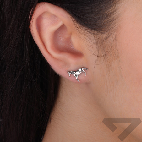 Kolczyki srebrne koń wypukły