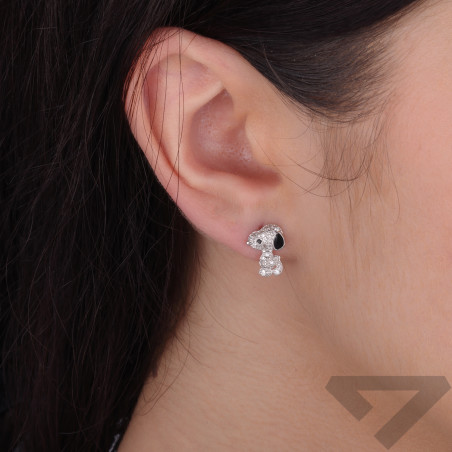 Kolczyki srebrne dla dziewczynki pies z białymi cyrkoniami