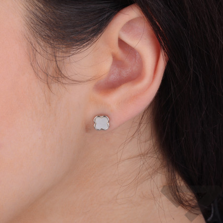 Kolczyki srebrne koniczyna z białą masą perłową