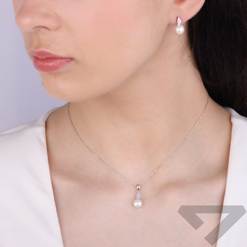 Naszyjnik srebrny z białą perłą i cyrkonią