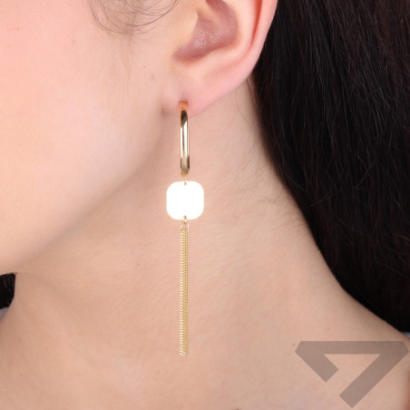 Kolczyki złote półkółko z kwadratem i łańcuszkami