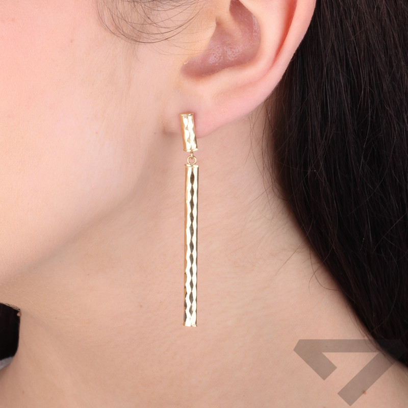 Kolczyki złote grawerowane pałki