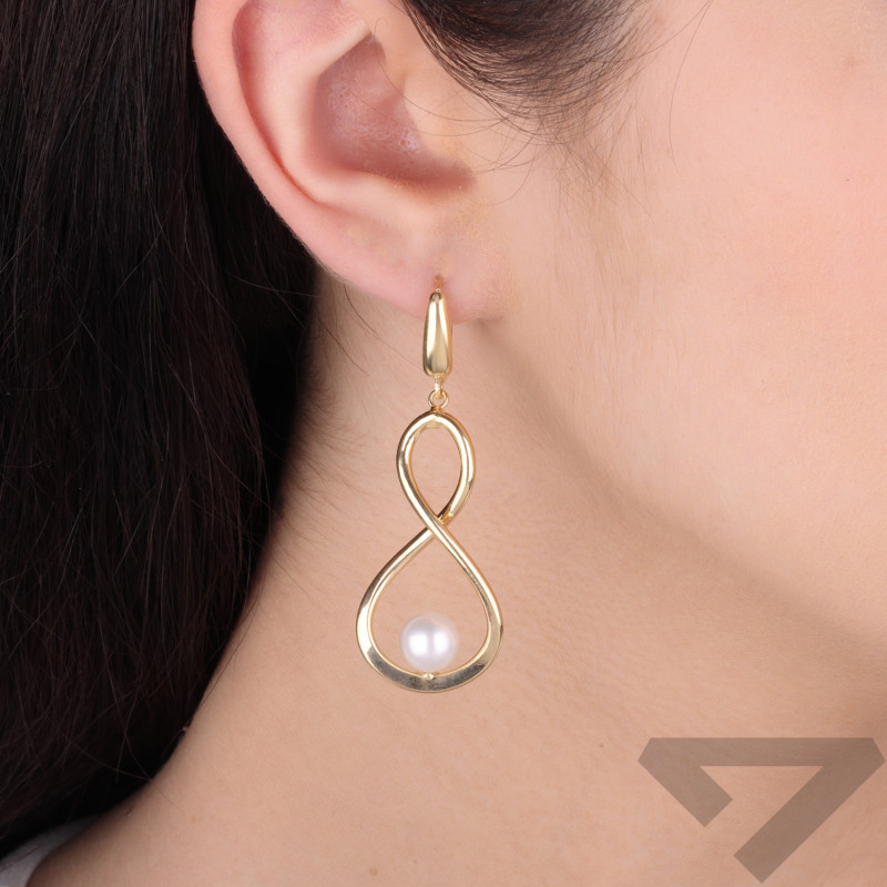 Kolczyki złote ósemki z białą perłą