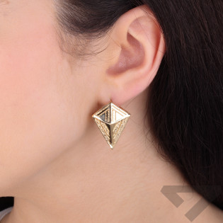 Kolczyki złote deltoid grawerowany 3D