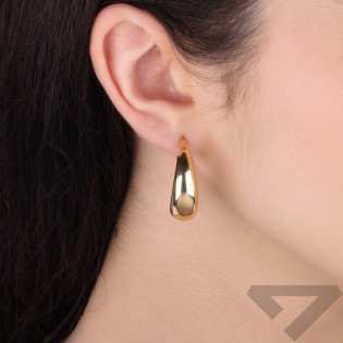 Kolczyki złote poszerzane kółka zaprezentowane na finalistce Miss Polski 2025 Julii Antoszkiewicz