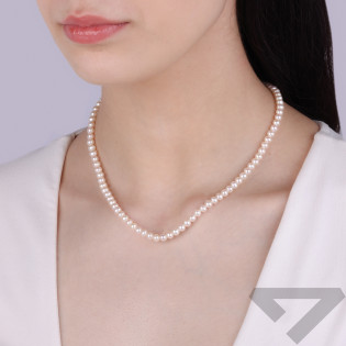 Naszyjnik złoty z białymi perłami 4,5 mm