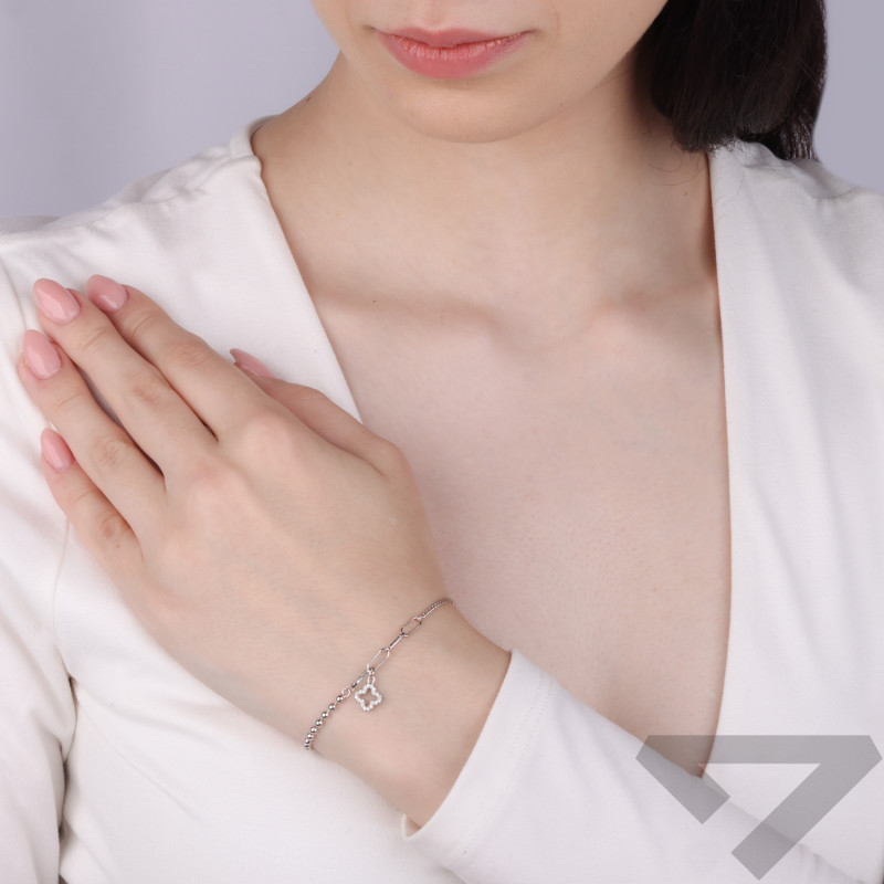 Bransoleta srebrna z koniczynką z cyrkoniami