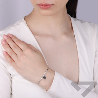 Bransoleta srebrna z koniczynką i cyrkoniami