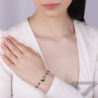 Bransoleta srebrna z czarnymi kulkami i sercem