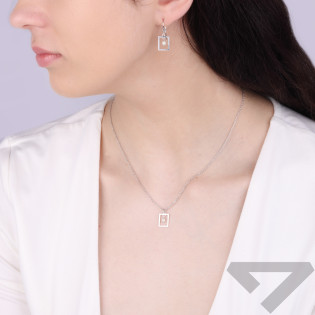 Naszyjnik srebrny z perłą w prostokącie