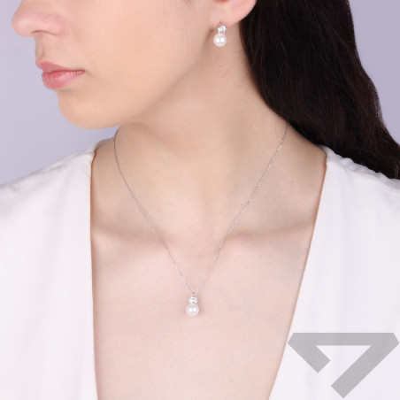 Naszyjnik srebrny z białą perłą i cyrkonią