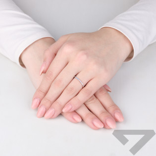 Pierścionek srebrny ścinany z kolorowymi cyrkoniami