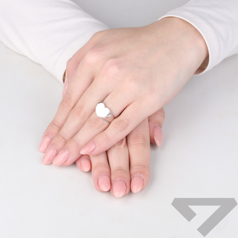 Pierścionek srebrny z sercem