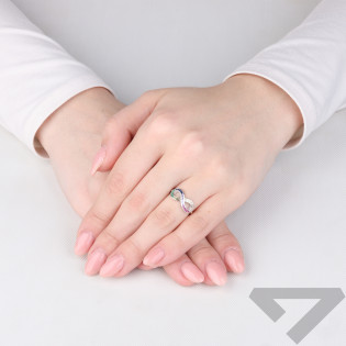 Pierścionek srebrny infinity z kolorowymi cyrkoniami