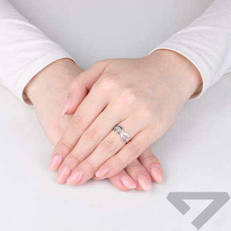 Pierścionek srebrny infinity z kolorowymi cyrkoniami