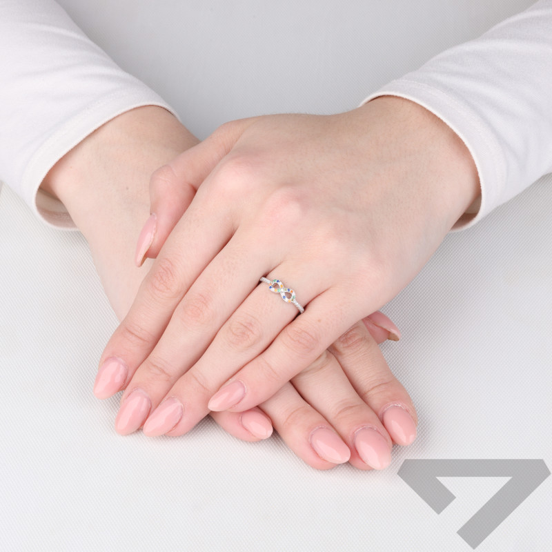 Pierścionek srebrny infinity z kolorowymi cyrkoniami