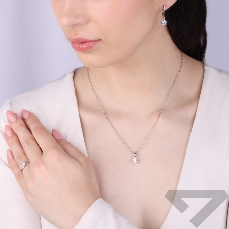 Pierścionek srebrny z białą cyrkonią