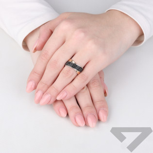 Pierścionek srebrny z czarnymi cyrkoniami i złotą blaszką