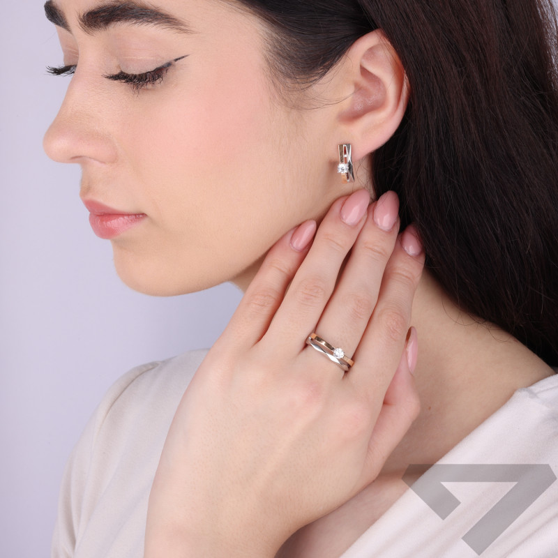 Pierścionek srebrny z cyrkonią i złotą blaszką