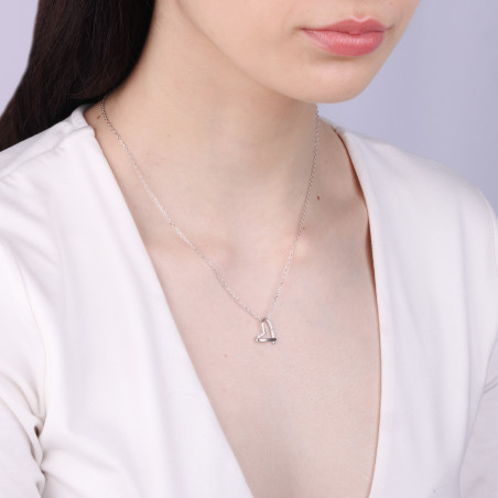 Naszyjnik srebrny serce bokiem z cyrkoniami