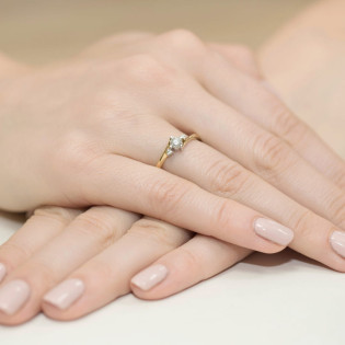 Pierścionek zaręczynowy z diamentami NOBLE próba 585