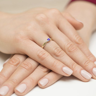 Pierścionek zaręczynowy z tanzanitem i diamentami próba 585