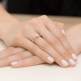 Pierścionek zaręczynowy SOLITER z diamentem złoto próba 585