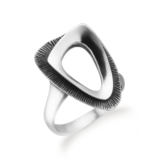 Pierścionek srebrny z obłym trójkątem