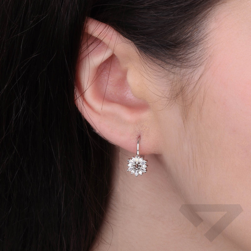 Kolczyki srebrne kwiatek z cyrkoniami bagietami