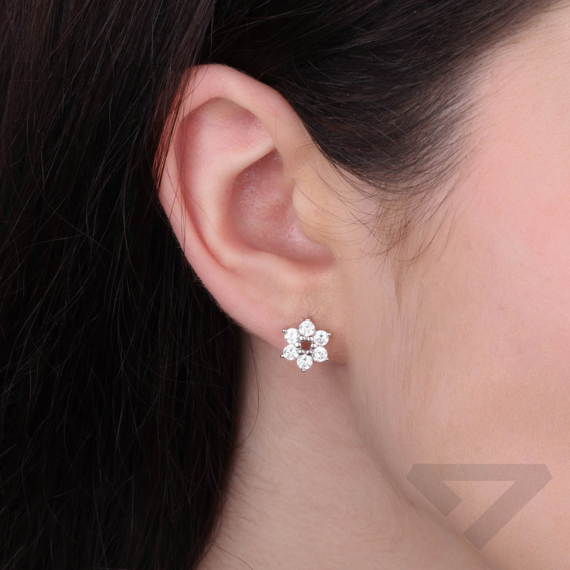 Kolczyki srebrne kwiat z białymi cyrkoniami