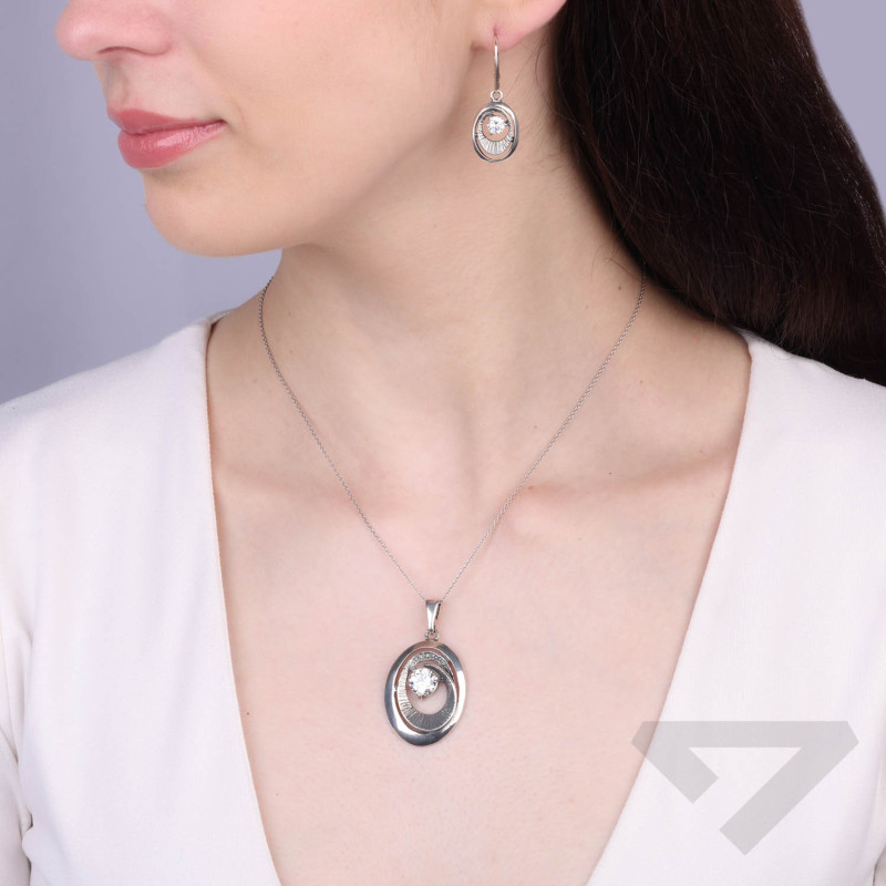 Zawieszka srebrna owal tłoczony z cyrkonią