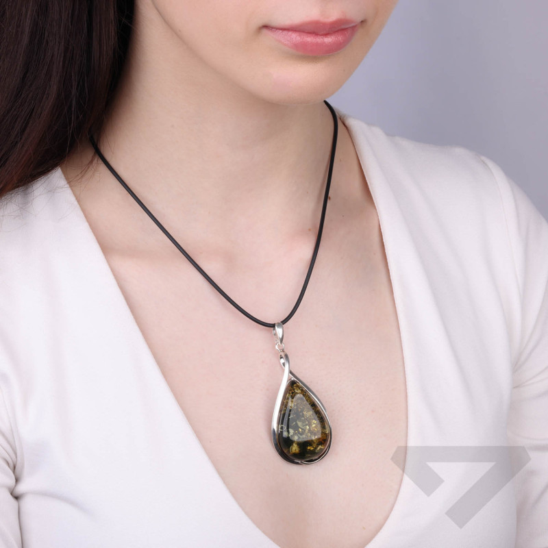 Zawieszka wisior z bursztynem zielonym w srebrze kształt kropli