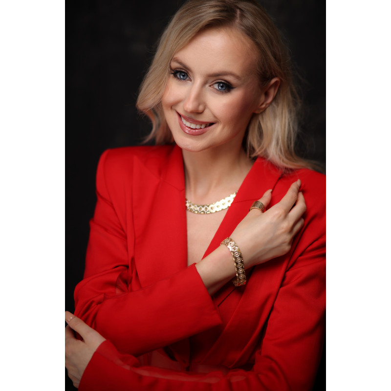 Bransoleta złota Kleopatra zaprezentowana na finalistce Miss Polski 2025 Natalii Zochniak