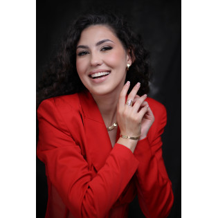 Bransoleta złota zygzak zaprezentowana na finalistce Miss Polski 2025 Katarzynie Agejczyk