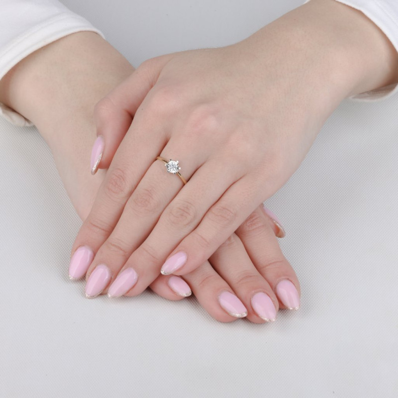 Pierścionek zaręczynowy z diamentem 0,13 ct próba 585